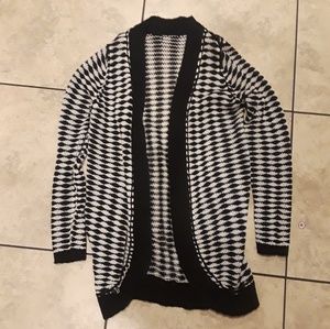 White & black pattern cardigan